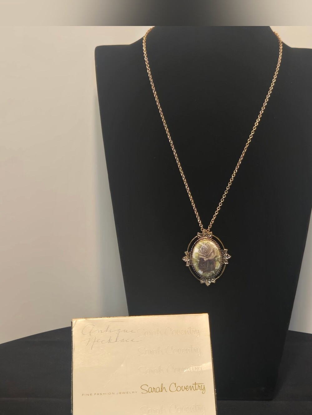 Sarah Coventry Gold-Tone Cameo Pendant Necklace with Cream Rose